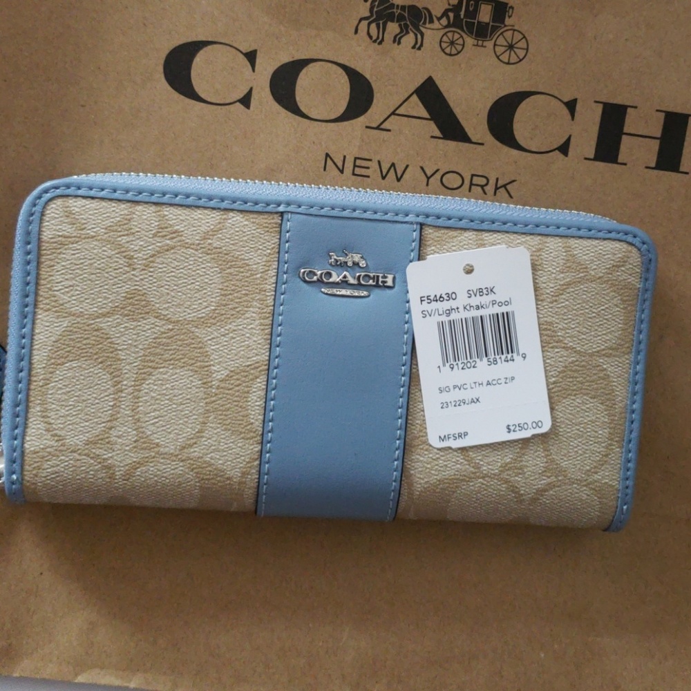 NWT AUTHENTIC COACH SV/LIGHT KHAKI WALLET - Picture 5 of 6